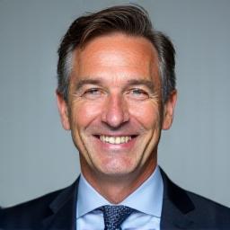 Portrait de Monsieur Jean-Luc Dubois, PDG et Fondateur d'Orchidée Tech